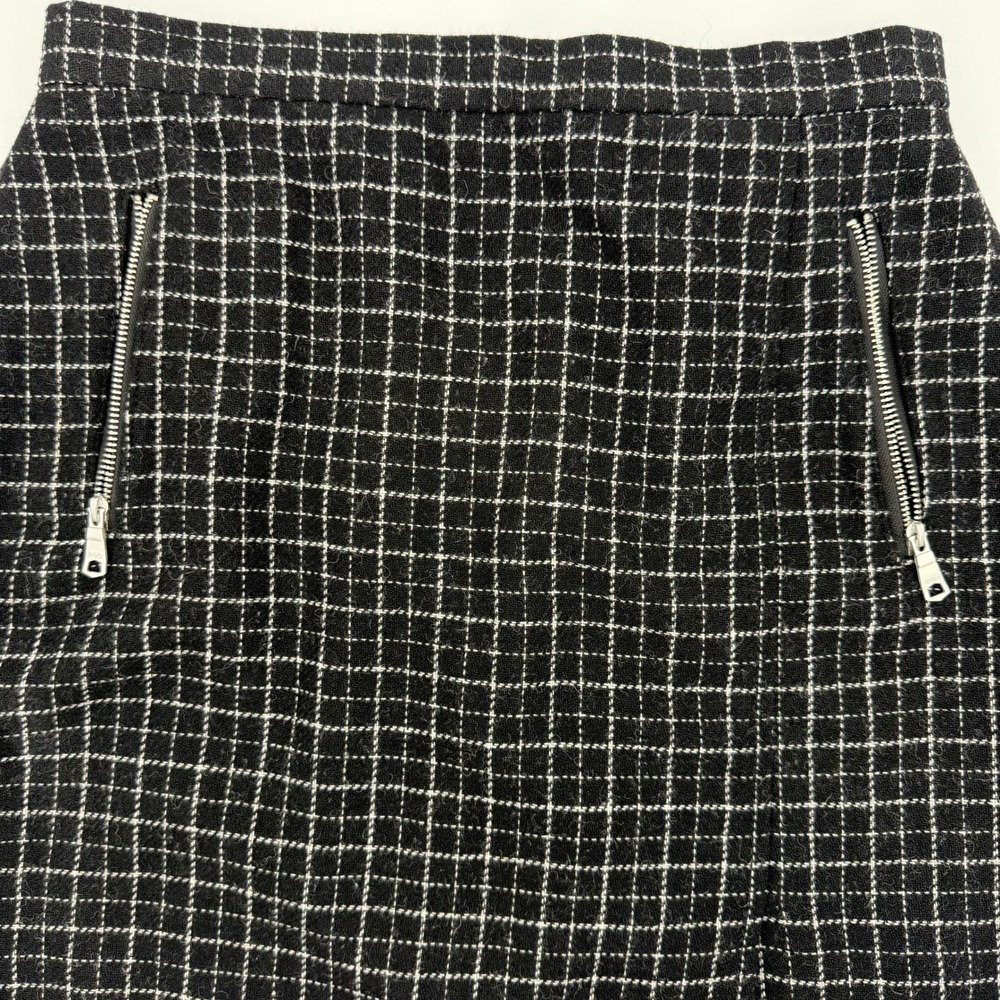 Banana Republic Black and White Wool Blend‎ Plaid Mini Skirt - Picture 5 of 11